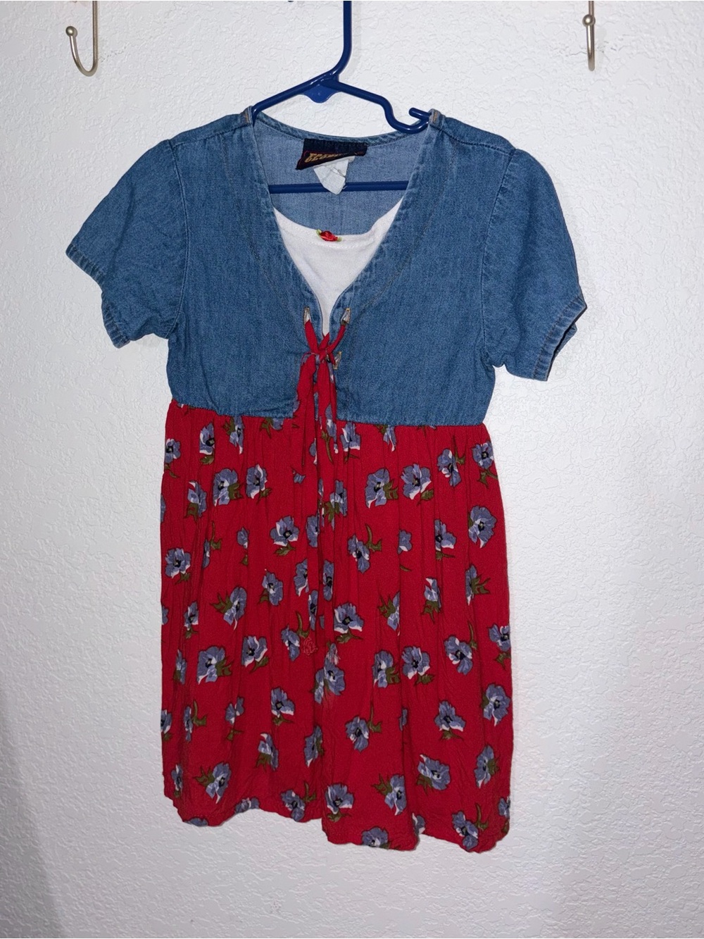 Vintage Faded Glory Denim Label with Navy and Red Accents